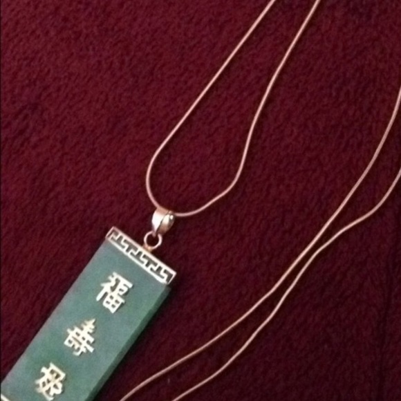 14k gold jade necklace. - Picture 9 of 9